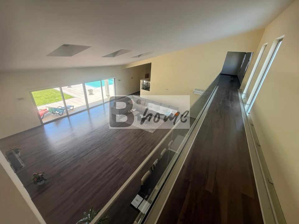 Moradia T5 para Venda em Charneca de Caparica e Sobreda Foto 13