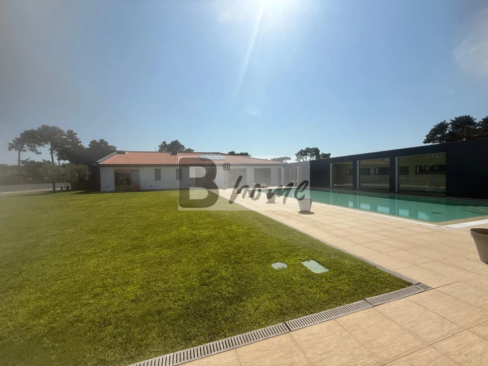 Moradia T5 para Venda em Charneca de Caparica e Sobreda Foto 2