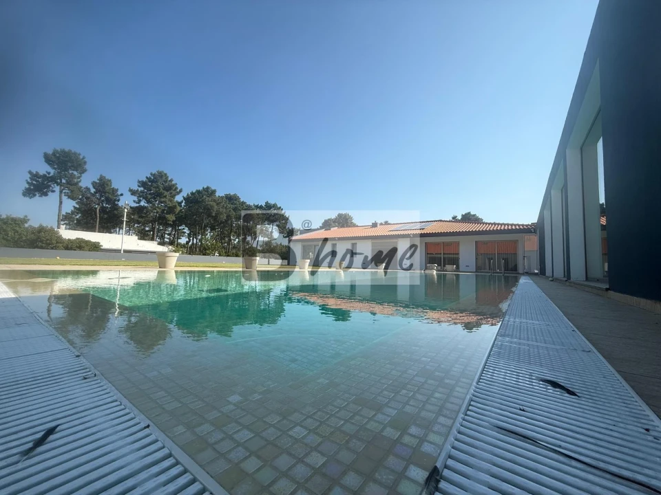 Moradia T5 para Venda em Charneca de Caparica e Sobreda Foto 1