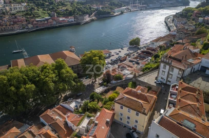 Moradia T8 para Venda em Cedofeita, Santo Ildefonso, Sé, Miragaia, São Nicolau e Vitória