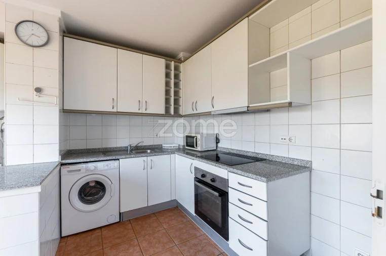 Apartamento T1 para Arrendamento em Paranhos Foto 8