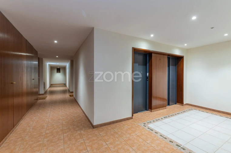 Apartamento T1 para Arrendamento em Paranhos Foto 16