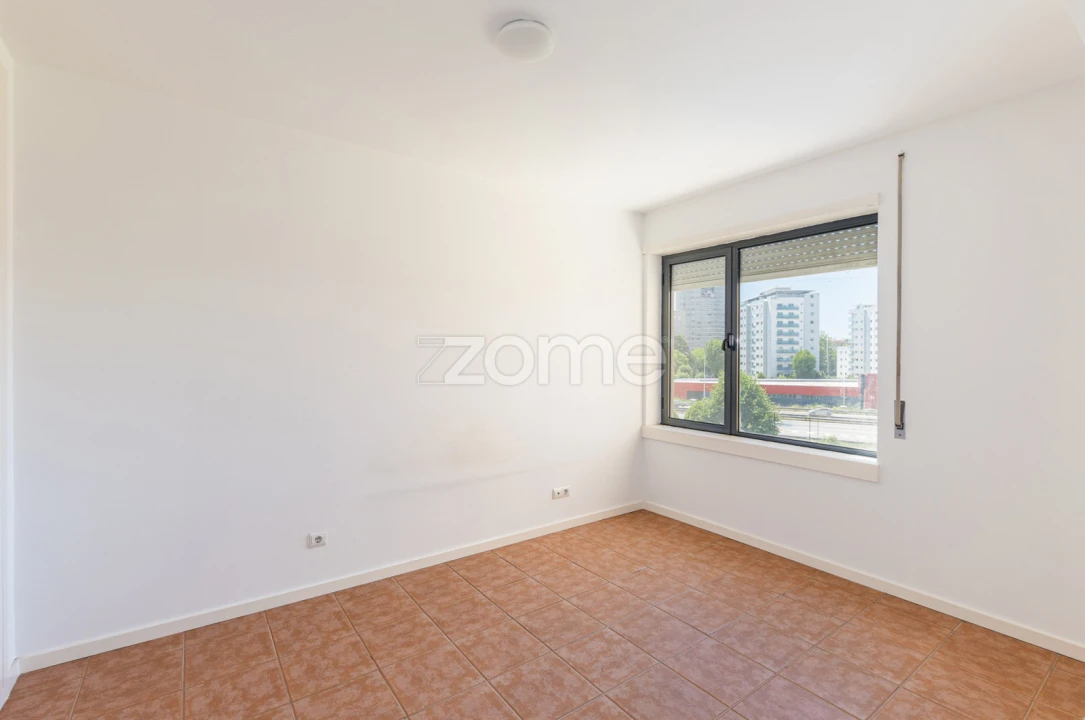 Apartamento T1 para Arrendamento em Paranhos Foto 2