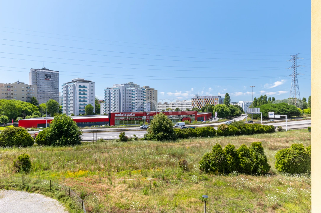 Apartamento T1 para Arrendamento em Paranhos Foto 4