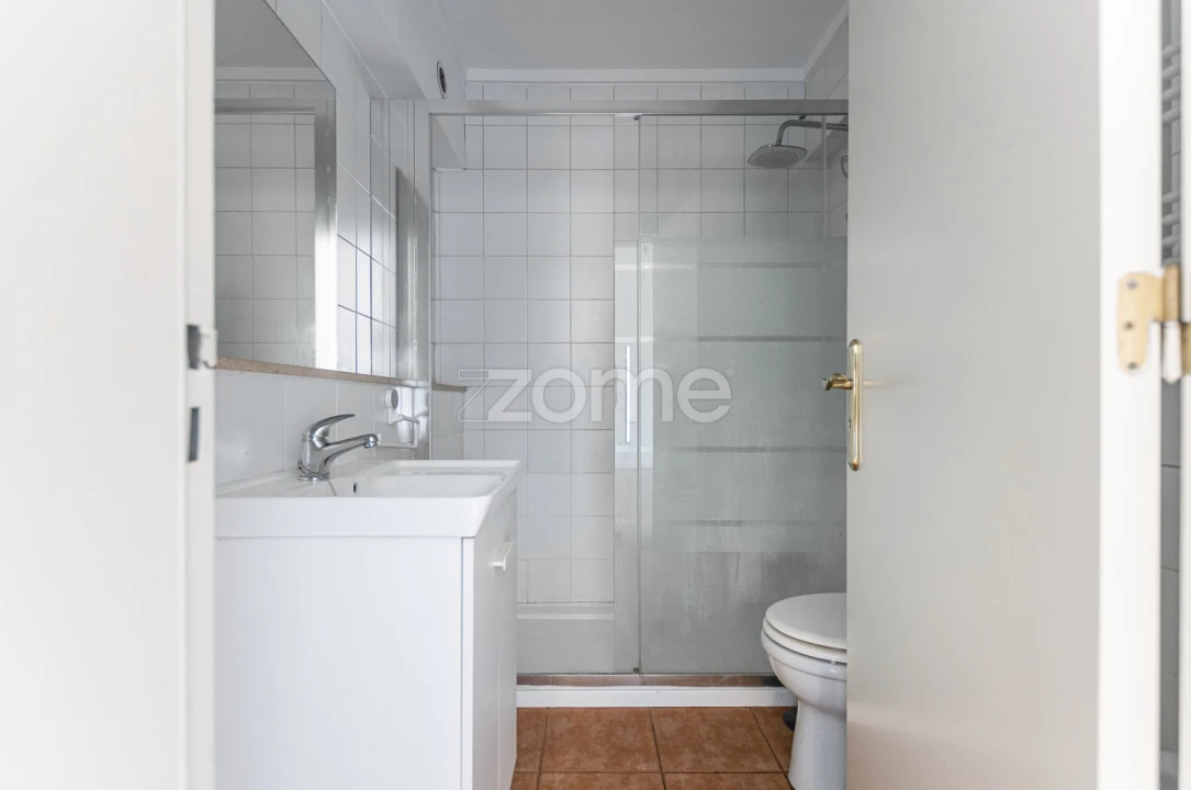 Apartamento T1 para Arrendamento em Paranhos Foto 11
