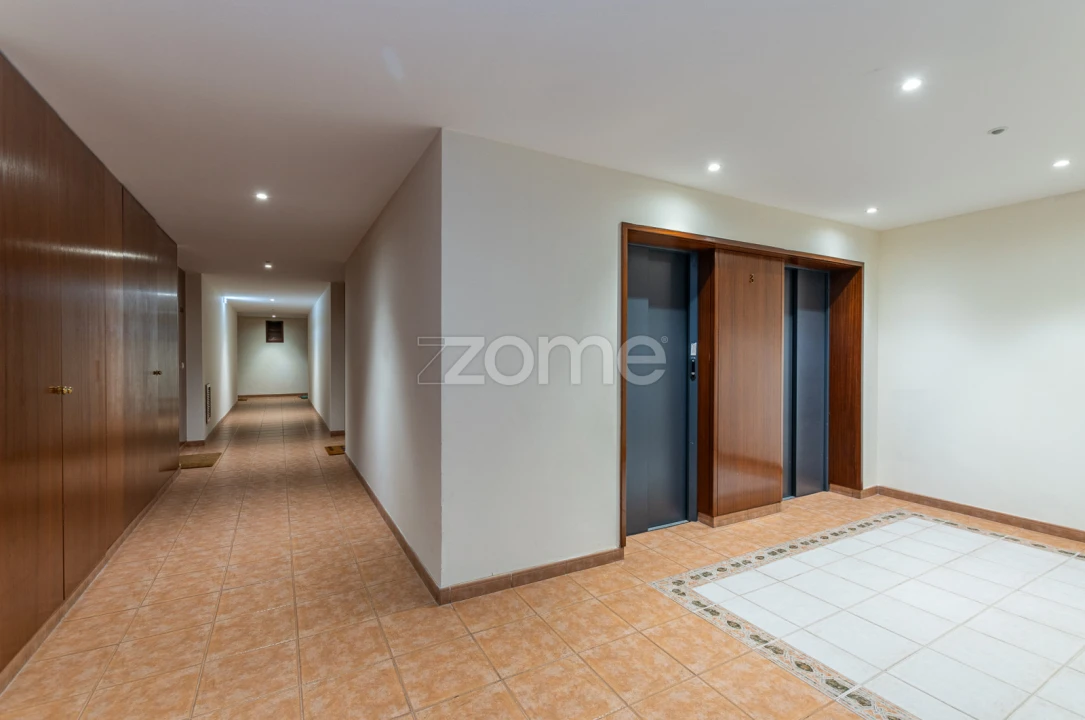 Apartamento T1 para Arrendamento em Paranhos Foto 16
