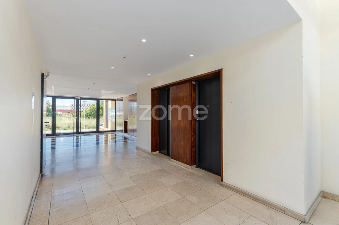 Apartamento T1 para Arrendamento em Paranhos Foto 17