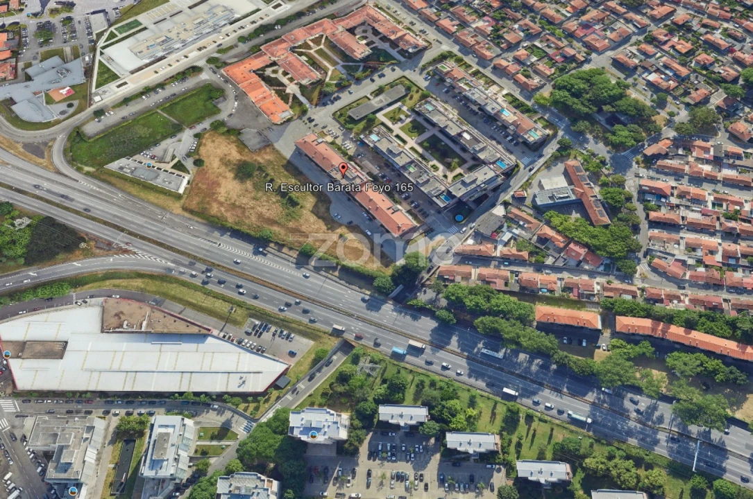 Apartamento T1 para Arrendamento em Paranhos Foto 15