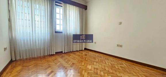 Moradia T5 para Venda em Campanhã