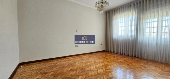 Moradia T5 para Venda em Campanhã