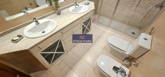 Moradia T5 para Venda em Campanhã