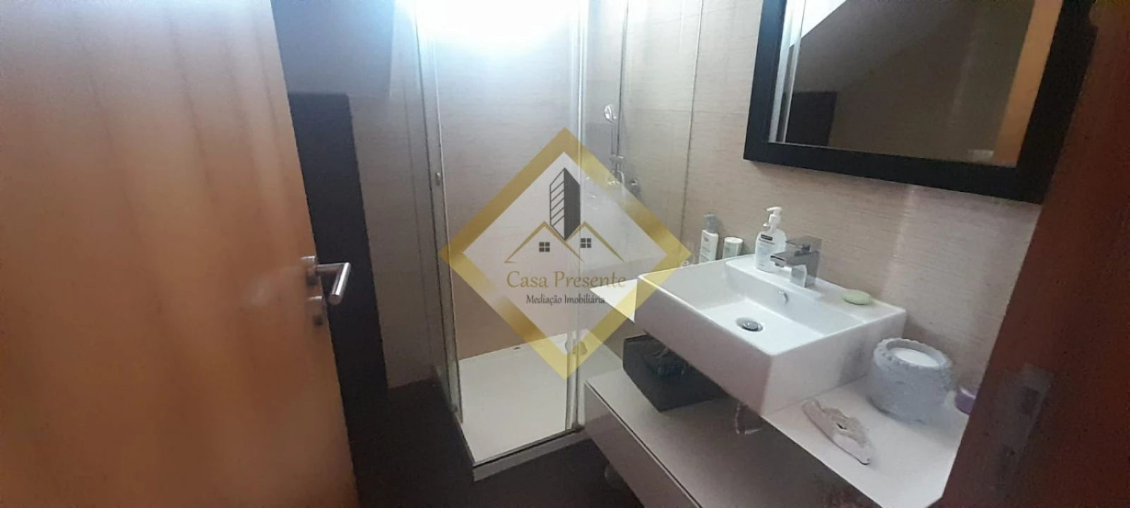 Moradia T4 para Arrendamento em Serzedo e Perosinho Foto 32