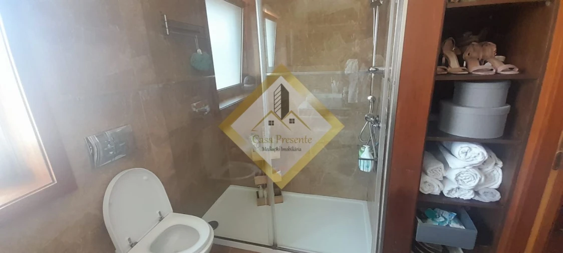 Moradia T4 para Arrendamento em Serzedo e Perosinho Foto 24