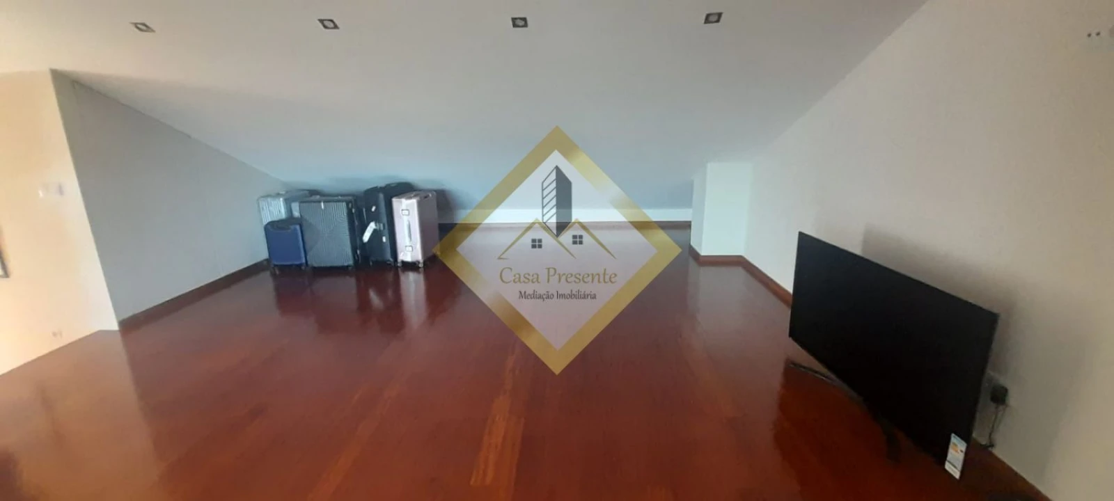 Moradia T4 para Arrendamento em Serzedo e Perosinho Foto 15