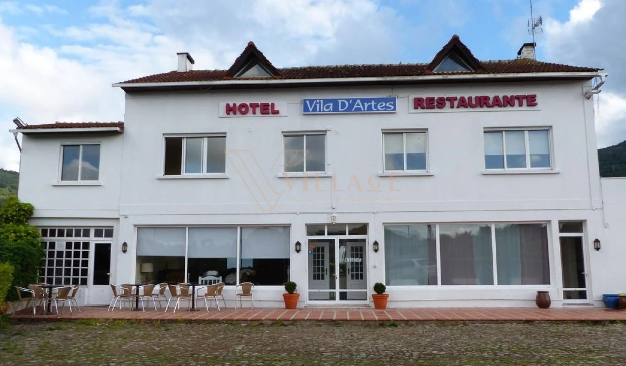 Negócio para Venda em Gondarem Foto 2