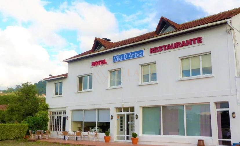 Negócio para Venda em Gondarem Foto 1