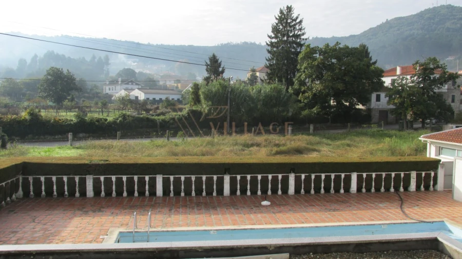 Negócio para Venda em Gondarem Foto 3