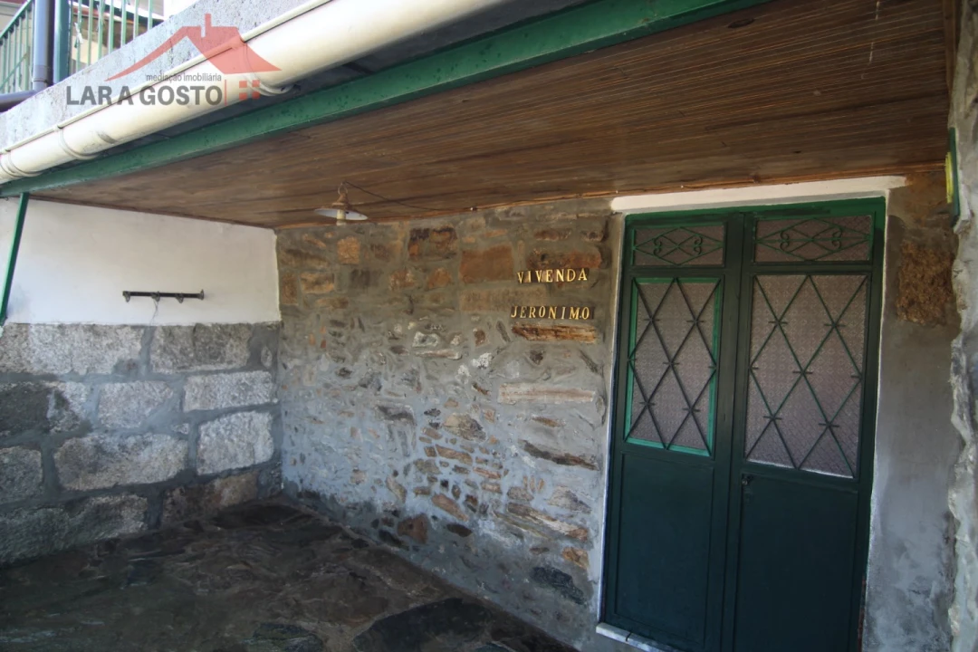 Moradia T2 para Venda em Carrapatas Foto 4