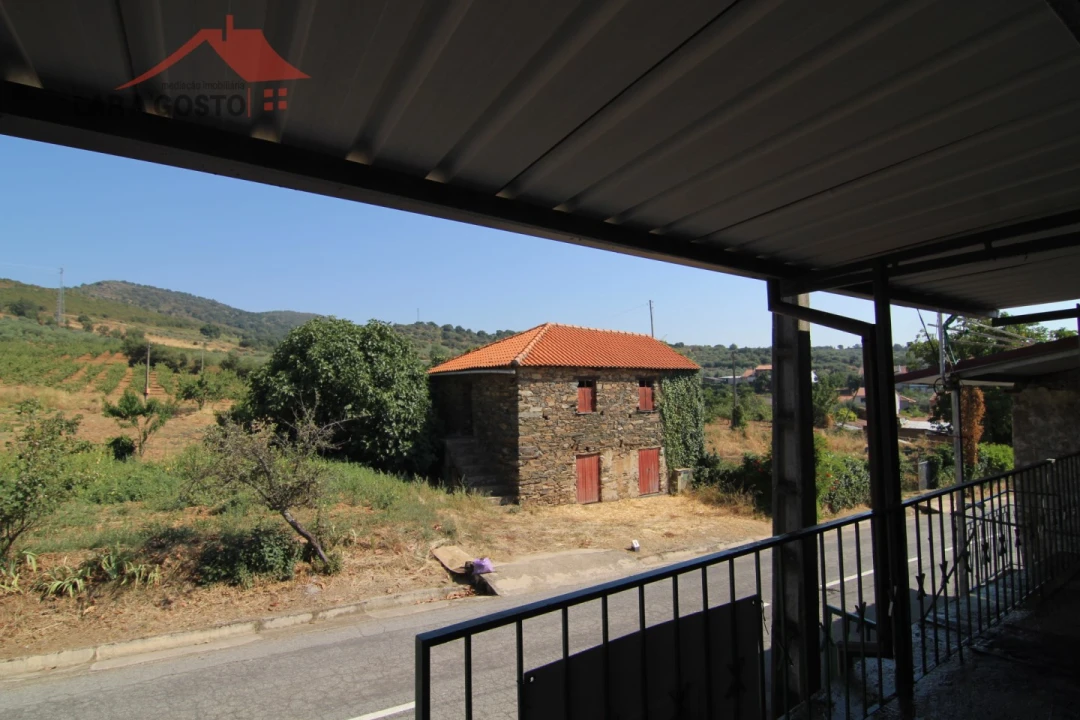 Moradia T2 para Venda em Carrapatas Foto 23