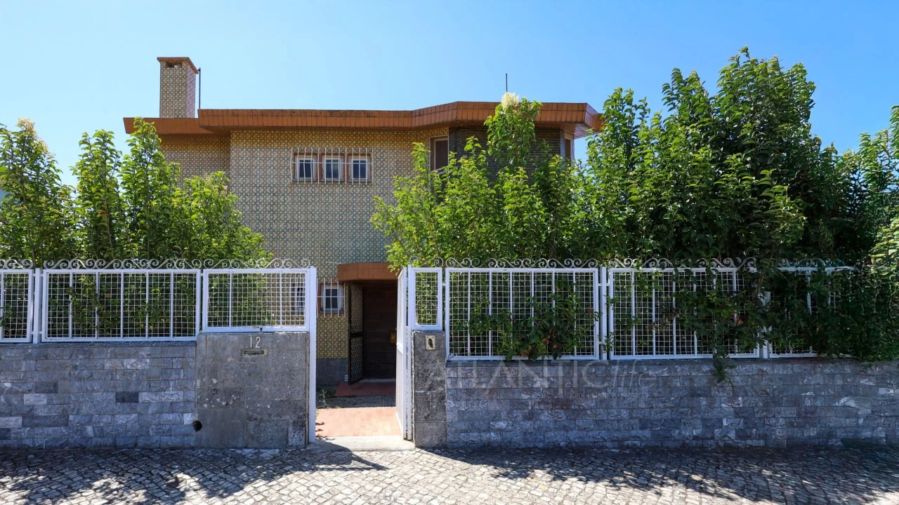 Moradia T6 para Venda em Massamá e Monte Abraão Foto 1