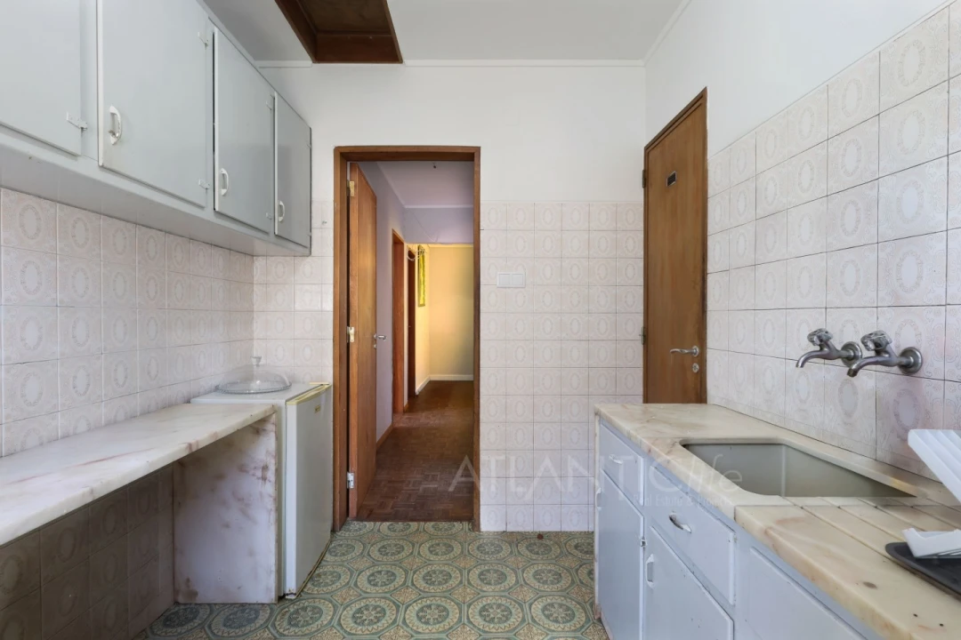 Moradia T6 para Venda em Massamá e Monte Abraão Foto 23