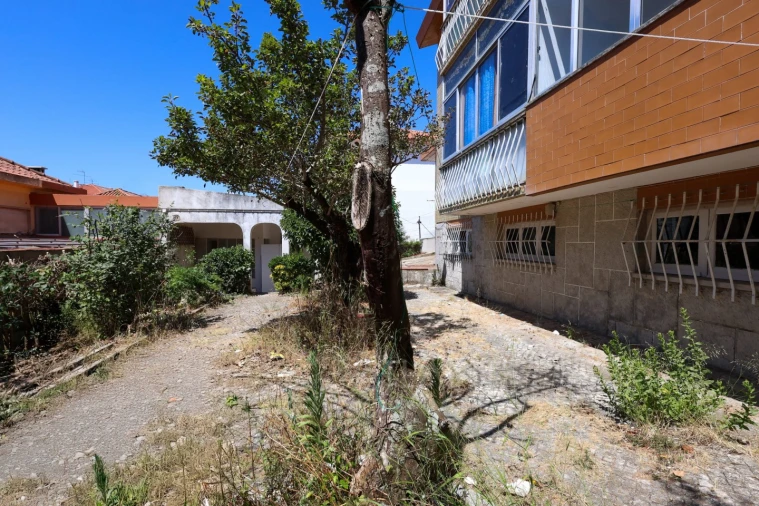 Moradia T6 para Venda em Massamá e Monte Abraão Foto 53