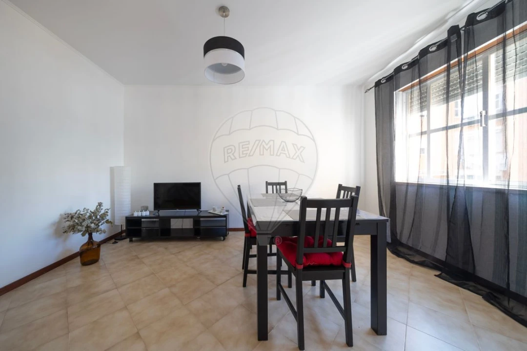 Apartamento T3 para Venda em Campolide Foto 16