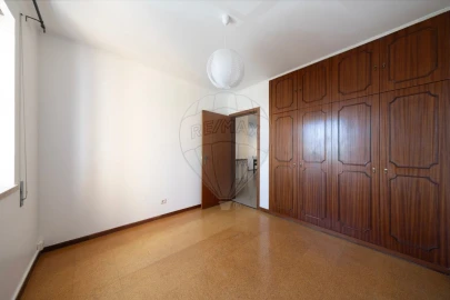 Apartamento T3 para Venda em Campolide
