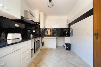 Apartamento T3 para Venda em Campolide