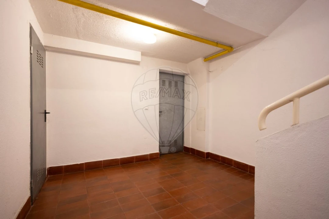 Apartamento T3 para Venda em Campolide Foto 1