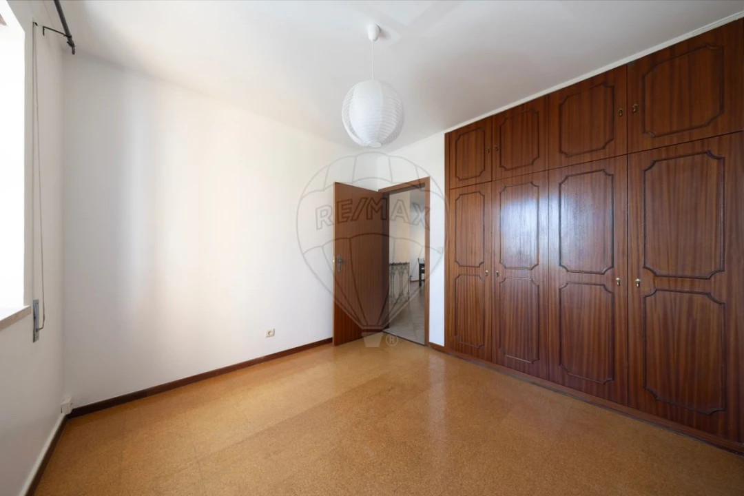 Apartamento T3 para Venda em Campolide Foto 13