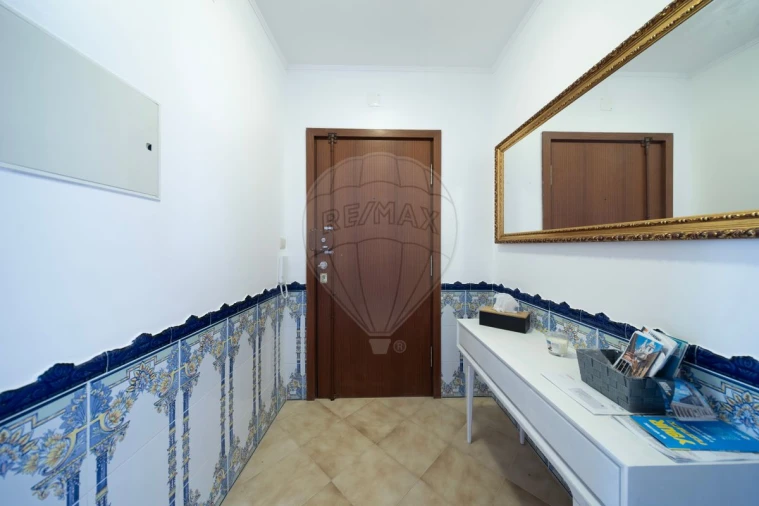 Apartamento T3 para Venda em Campolide Foto 8