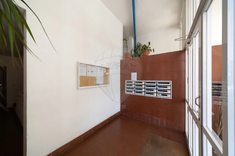 Apartamento T3 para Venda em Campolide Foto 4