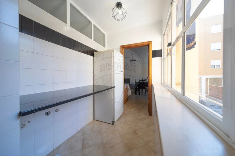 Apartamento T3 para Venda em Campolide Foto 3