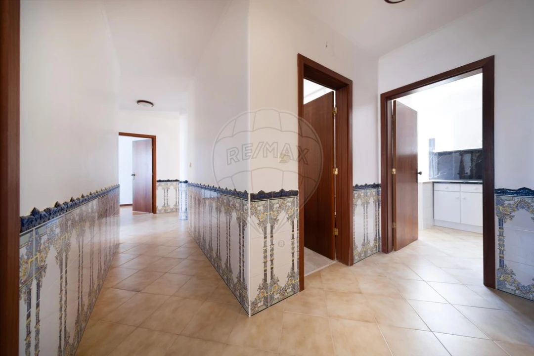 Apartamento T3 para Venda em Campolide Foto 9
