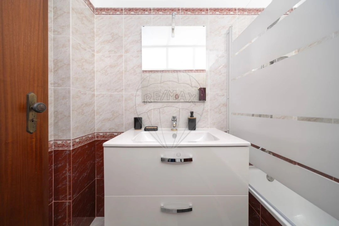 Apartamento T3 para Venda em Campolide Foto 21