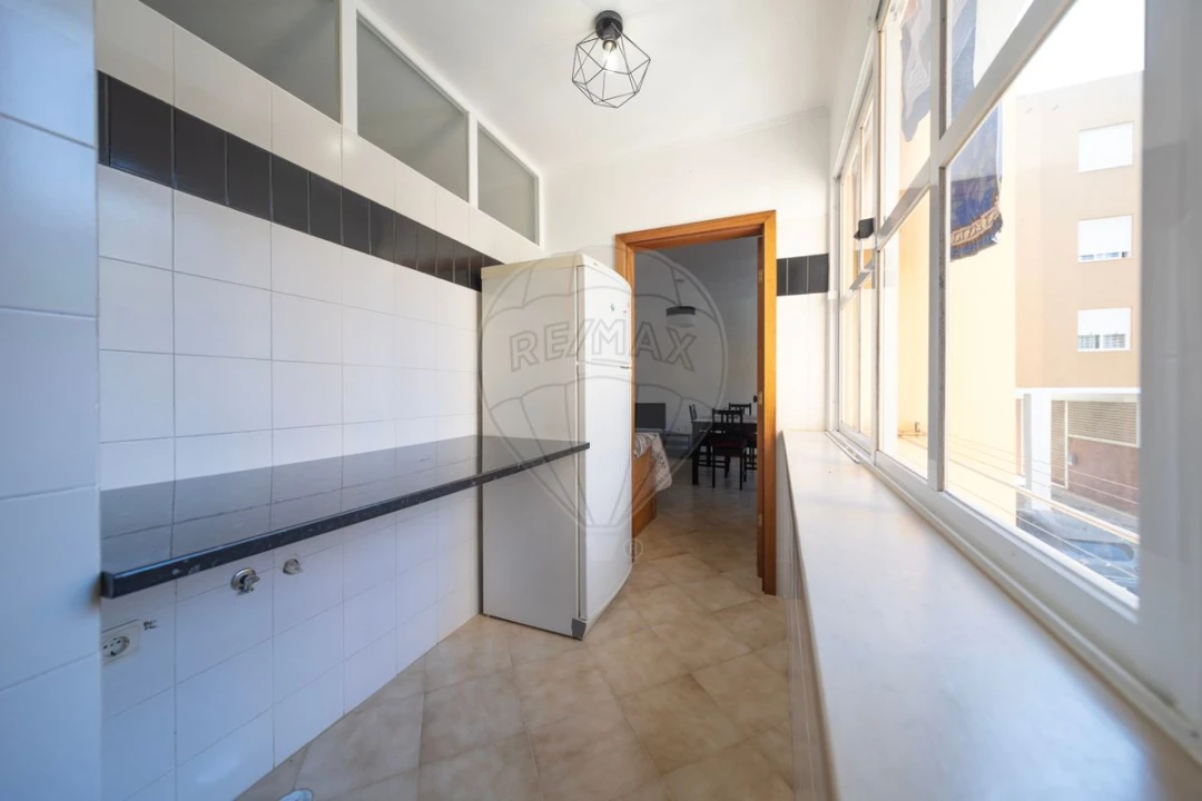 Apartamento T3 para Venda em Campolide Foto 3