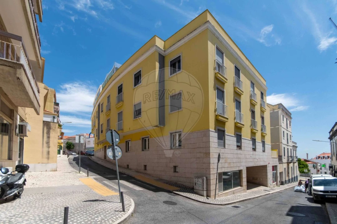 Apartamento T3 para Venda em Póvoa de Santa Iria e Forte da Casa Foto 1