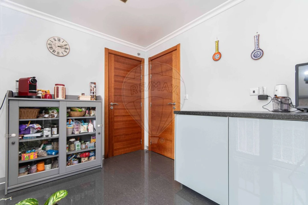 Apartamento T3 para Venda em Póvoa de Santa Iria e Forte da Casa Foto 25