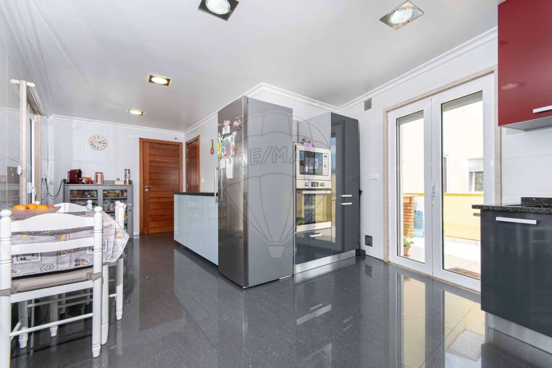 Apartamento T3 para Venda em Póvoa de Santa Iria e Forte da Casa Foto 23