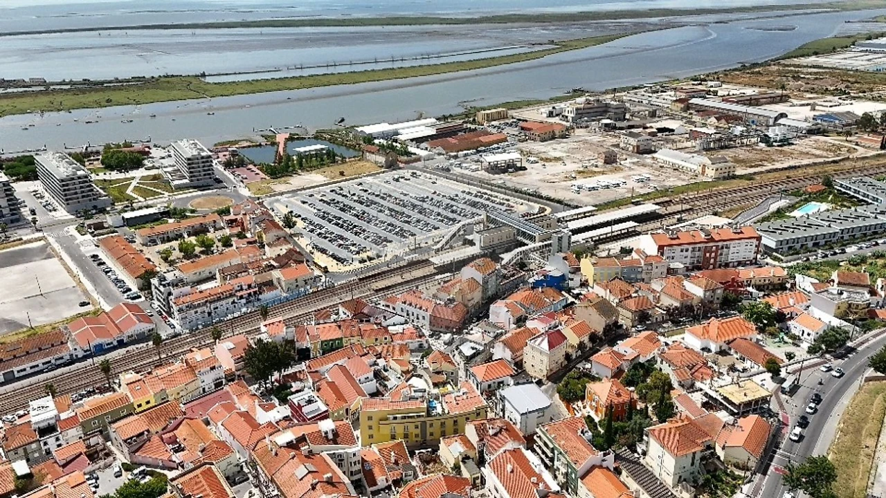 Apartamento T3 para Venda em Póvoa de Santa Iria e Forte da Casa Foto 29