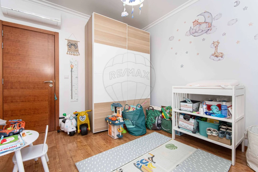 Apartamento T3 para Venda em Póvoa de Santa Iria e Forte da Casa Foto 9