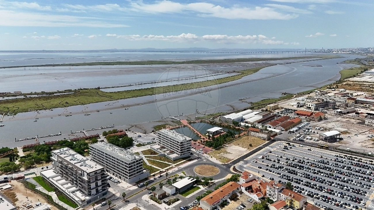 Apartamento T3 para Venda em Póvoa de Santa Iria e Forte da Casa Foto 36
