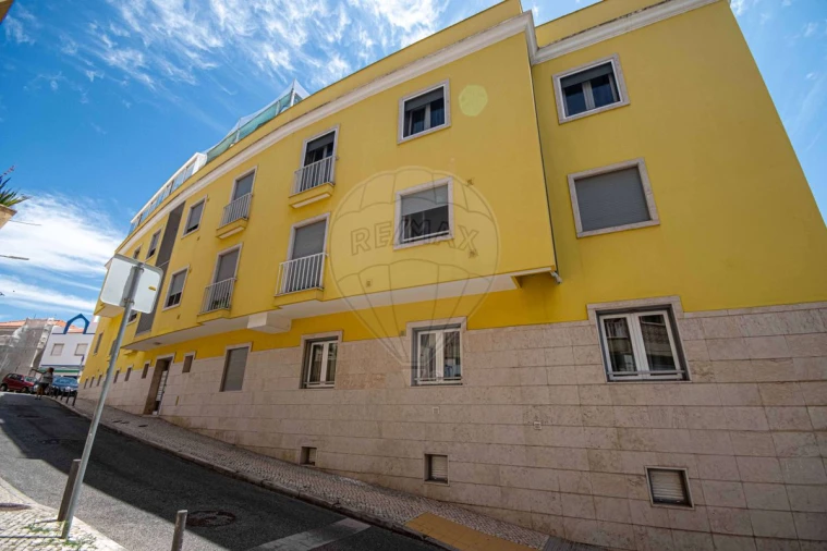 Apartamento T3 para Venda em Póvoa de Santa Iria e Forte da Casa Foto 3