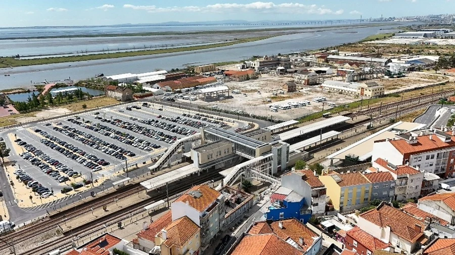 Apartamento T3 para Venda em Póvoa de Santa Iria e Forte da Casa Foto 33