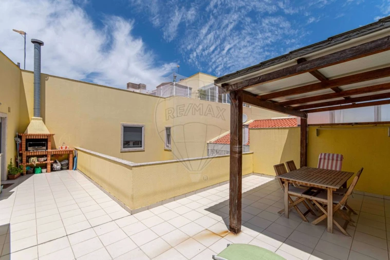 Apartamento T3 para Venda em Póvoa de Santa Iria e Forte da Casa Foto 5