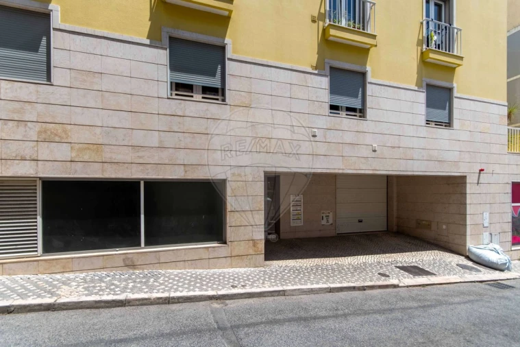 Apartamento T3 para Venda em Póvoa de Santa Iria e Forte da Casa Foto 2