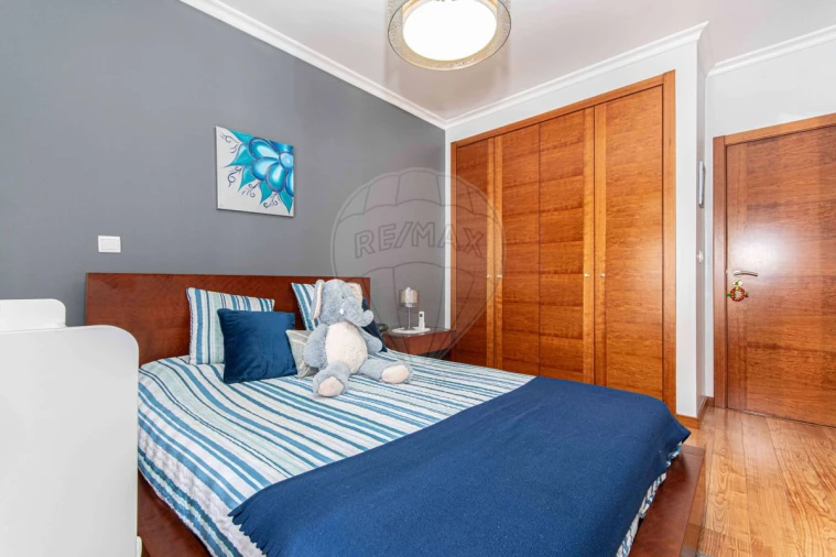 Apartamento T3 para Venda em Póvoa de Santa Iria e Forte da Casa Foto 11