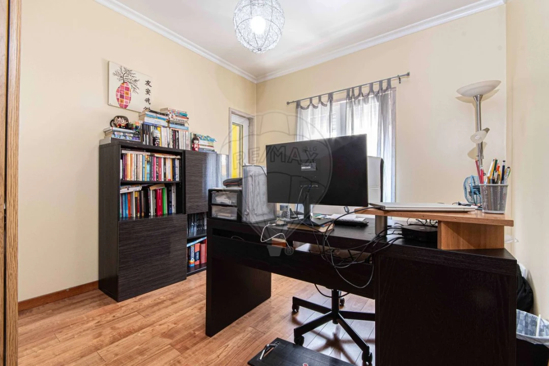 Apartamento T3 para Venda em Póvoa de Santa Iria e Forte da Casa Foto 13