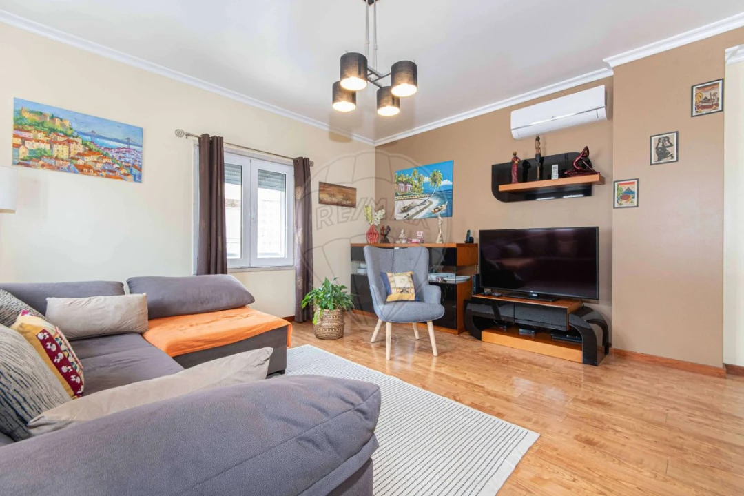 Apartamento T3 para Venda em Póvoa de Santa Iria e Forte da Casa Foto 19